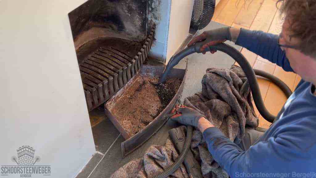 Prijs schoorsteenvegen Bergeijk schouw reinigen Prijs schoorsteenvegen Bergeijk schouw reinigen