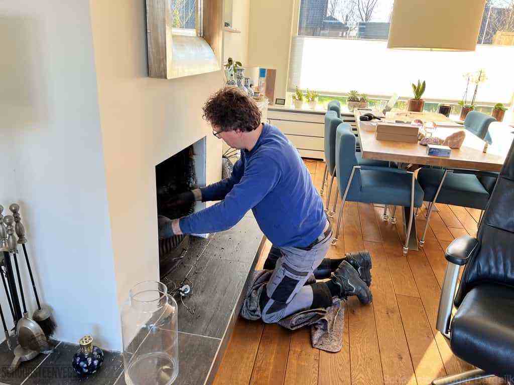 Schouwveger Bergeijk kleed schoorsteenreiniger Schouwveger Bergeijk kleed schoorsteenreiniger